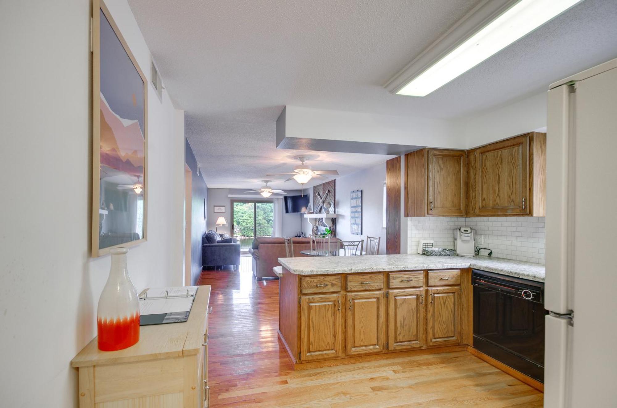 Cozy Lake Ozark Condo Rental With Grill, Pool Access Esterno foto