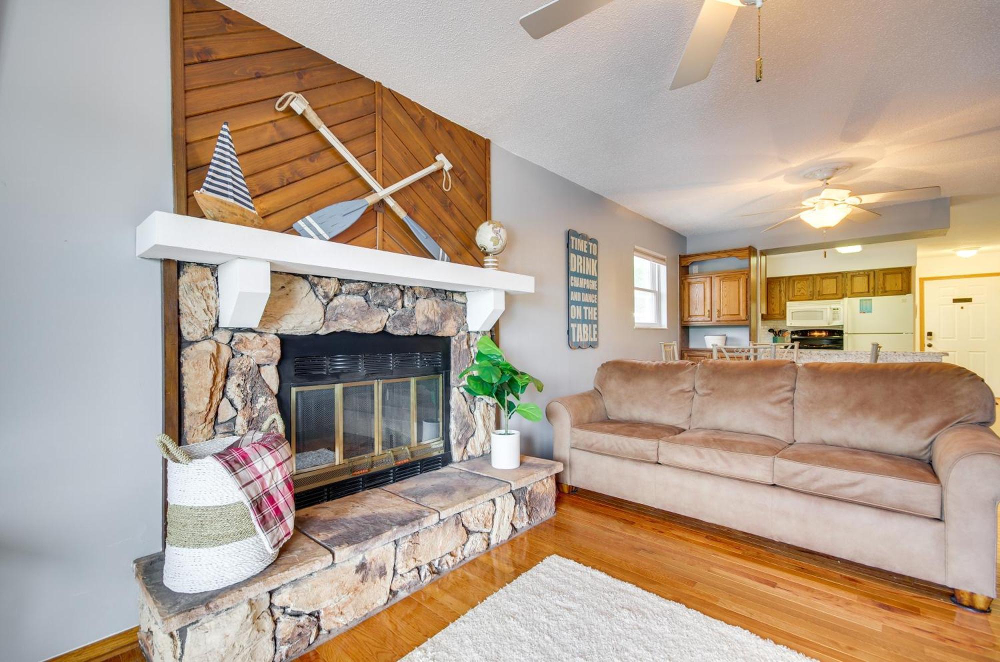 Cozy Lake Ozark Condo Rental With Grill, Pool Access Esterno foto